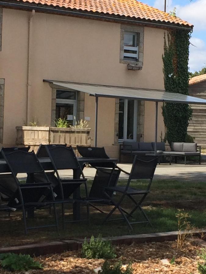 Le Petit Monty Gite Cote Etang Saint-Malo-du-Bois Exterior foto